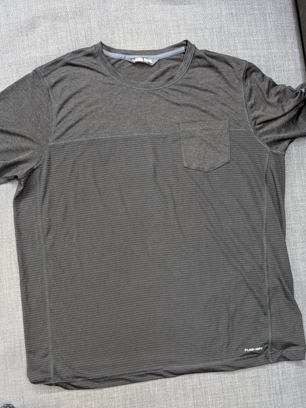 The North Face Shirt Mens X-Large Short Sleeve Crew Neck Black Lightweight